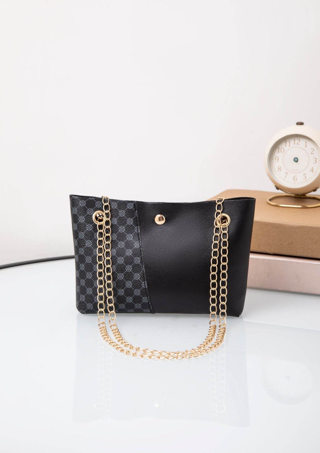 Dotted Prints Chain Shoulder Messenger Bag - Norteast.style