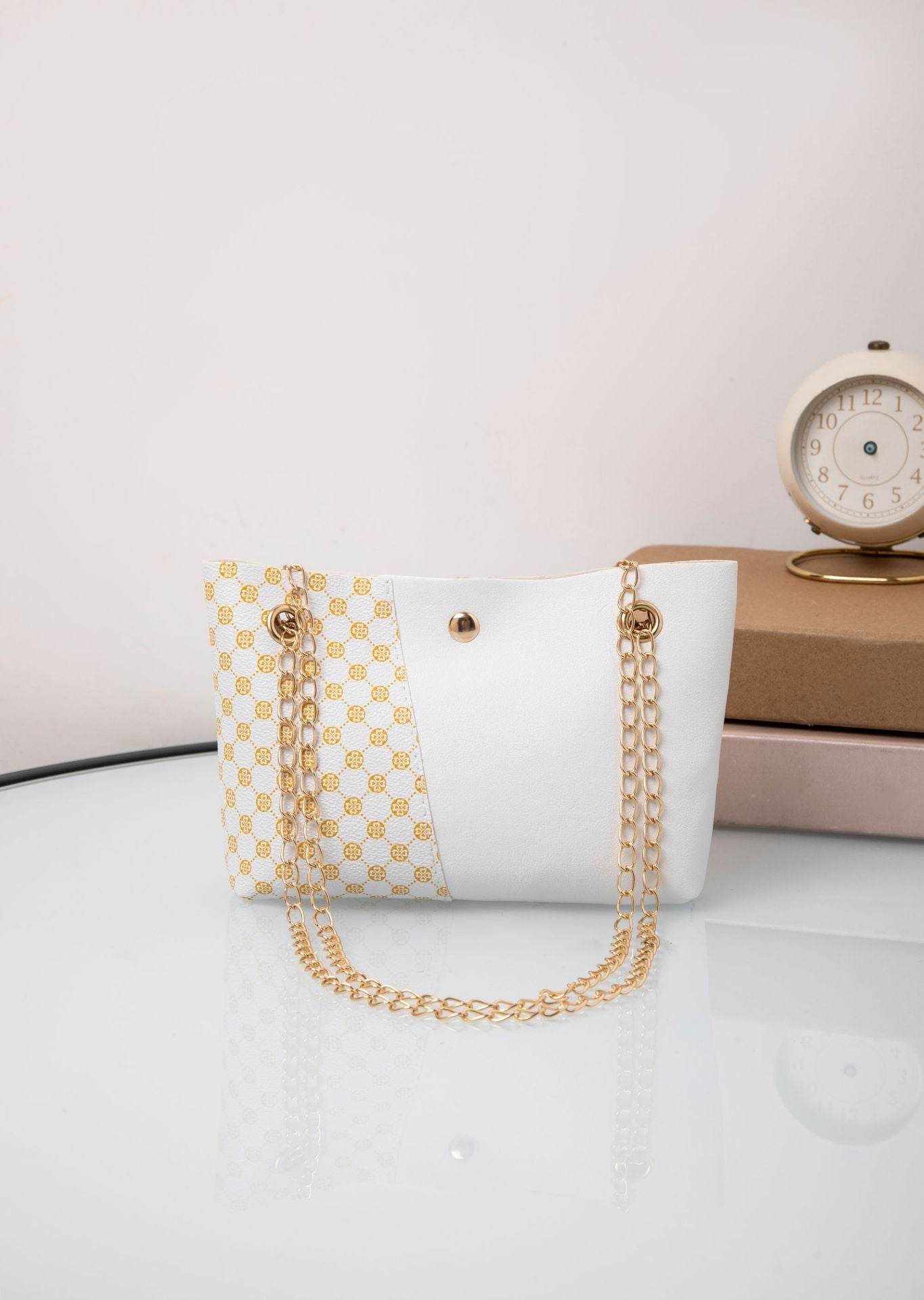 Dotted Prints Chain Shoulder Messenger Bag - Norteast.style