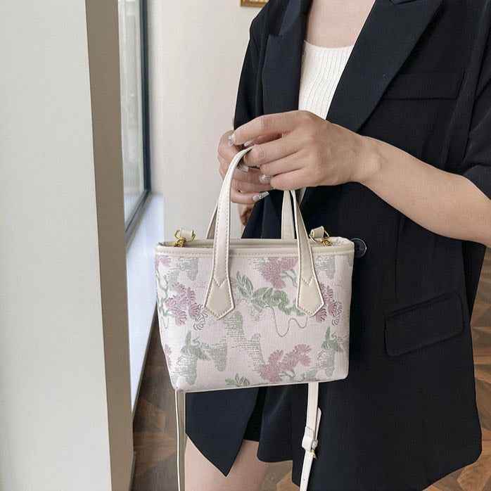 Vogue PU Sling - Norteast.style