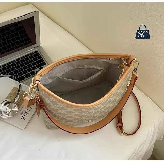 monogram-hobo-shoulder-bag-4644763 - saffron-silk-foj6c