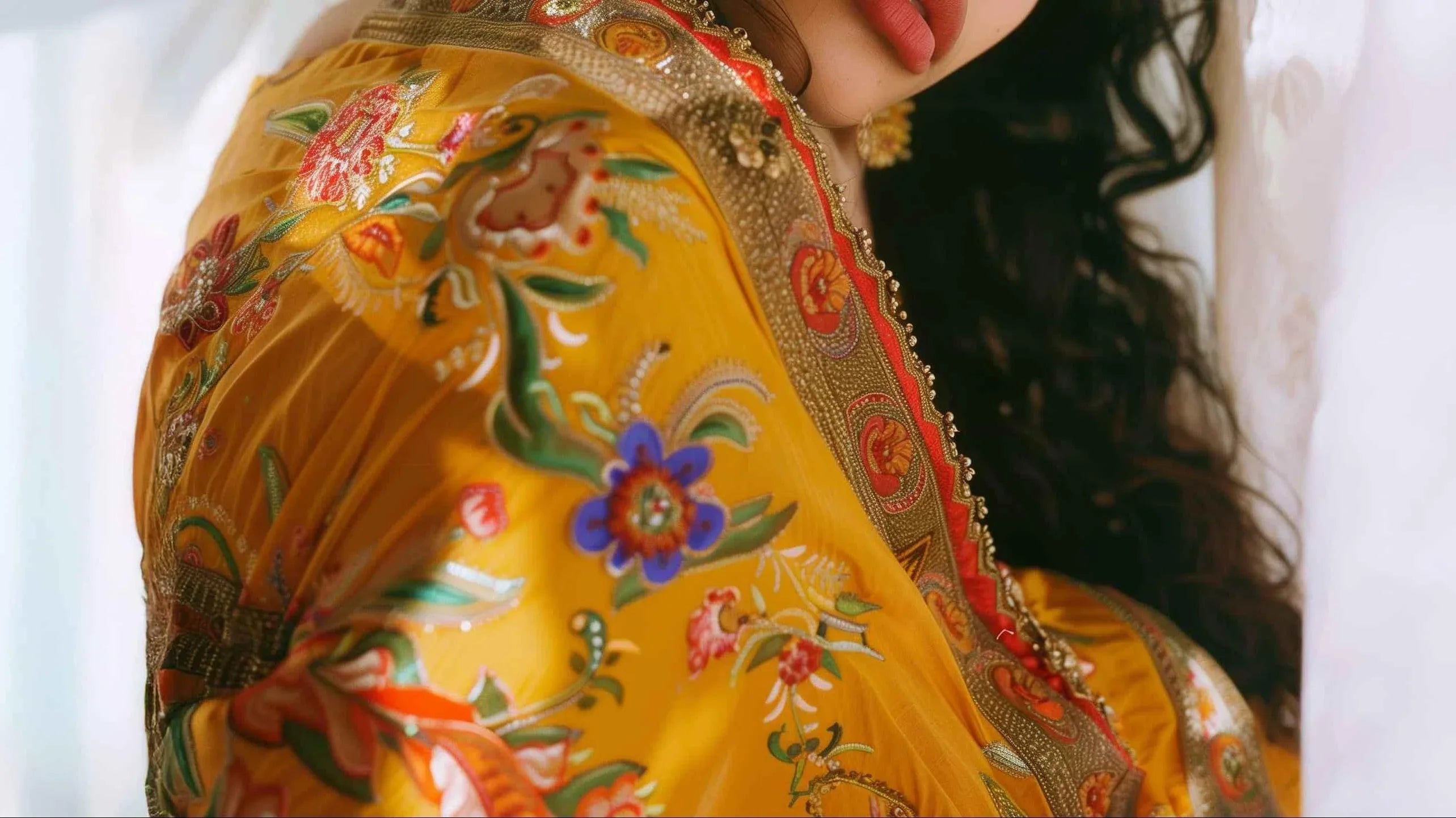 saris-and-lenghas-minimal-4 - saffron-silk-foj6c